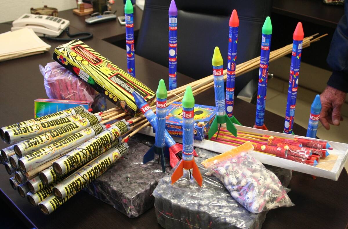 La pirotecnia que se busca es la que es ilegal para su venta y que produce detonaciones. Foto: Archivo