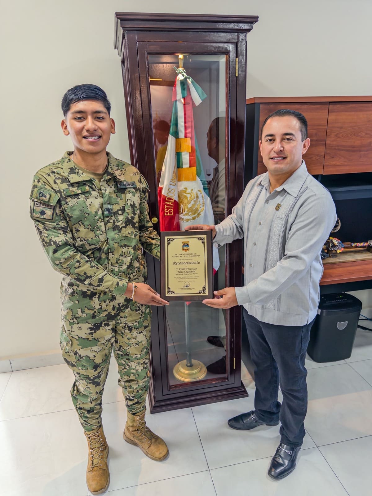 El reconocimiento se da tras el rescate que Pérez Organista realizó el sábado, cuando intervino de forma inmediata para poner a salvo a Emily Hernández l Foto: Cortesía