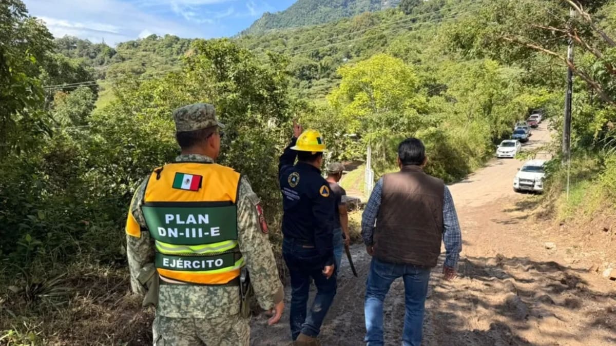El Ejército activa el Plan DN-III-E en Puebla tras un derrumbe de 160 mil metros cúbicos de roca que dejó incomunicadas a dos comunidades de Pahuatlán, donde las condiciones del terreno impiden usar maquinaria pesada para despejar la carretera