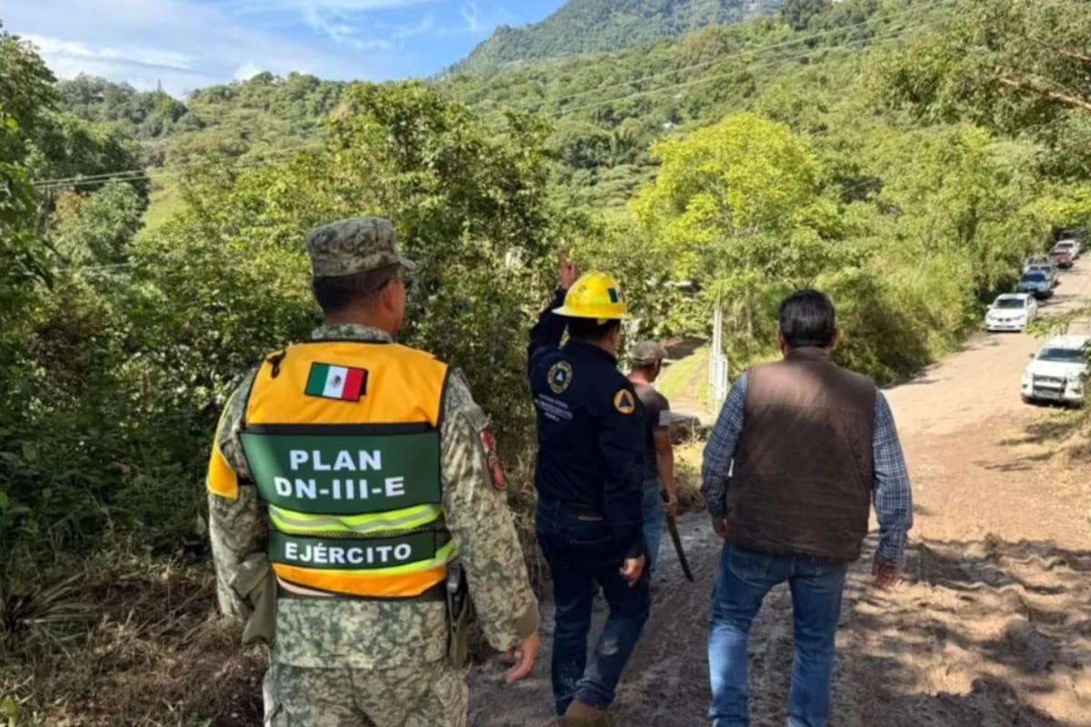 El Ejército activa el Plan DN-III-E en Puebla tras un derrumbe de 160 mil metros cúbicos de roca que dejó incomunicadas a dos comunidades de Pahuatlán, donde las condiciones del terreno impiden usar maquinaria pesada para despejar la carretera
