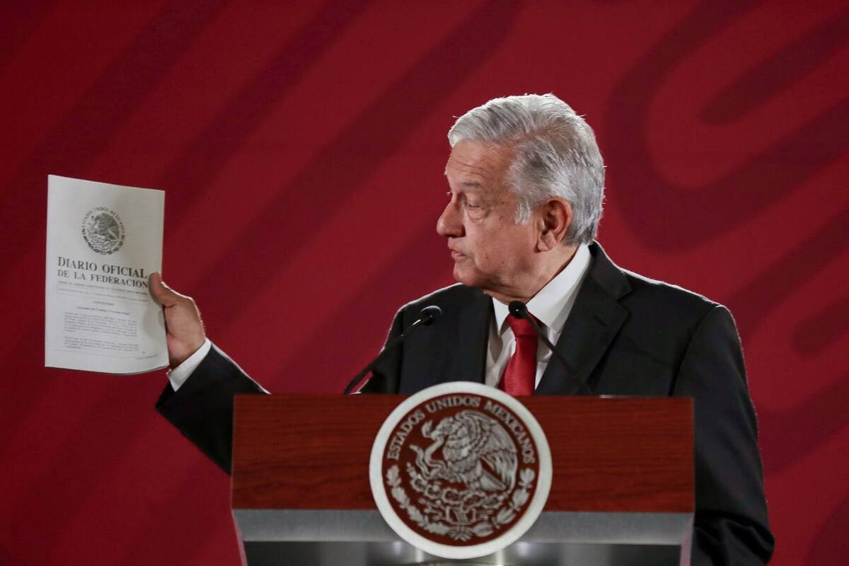 AMLO crearía empresa para dotar de Internet al País