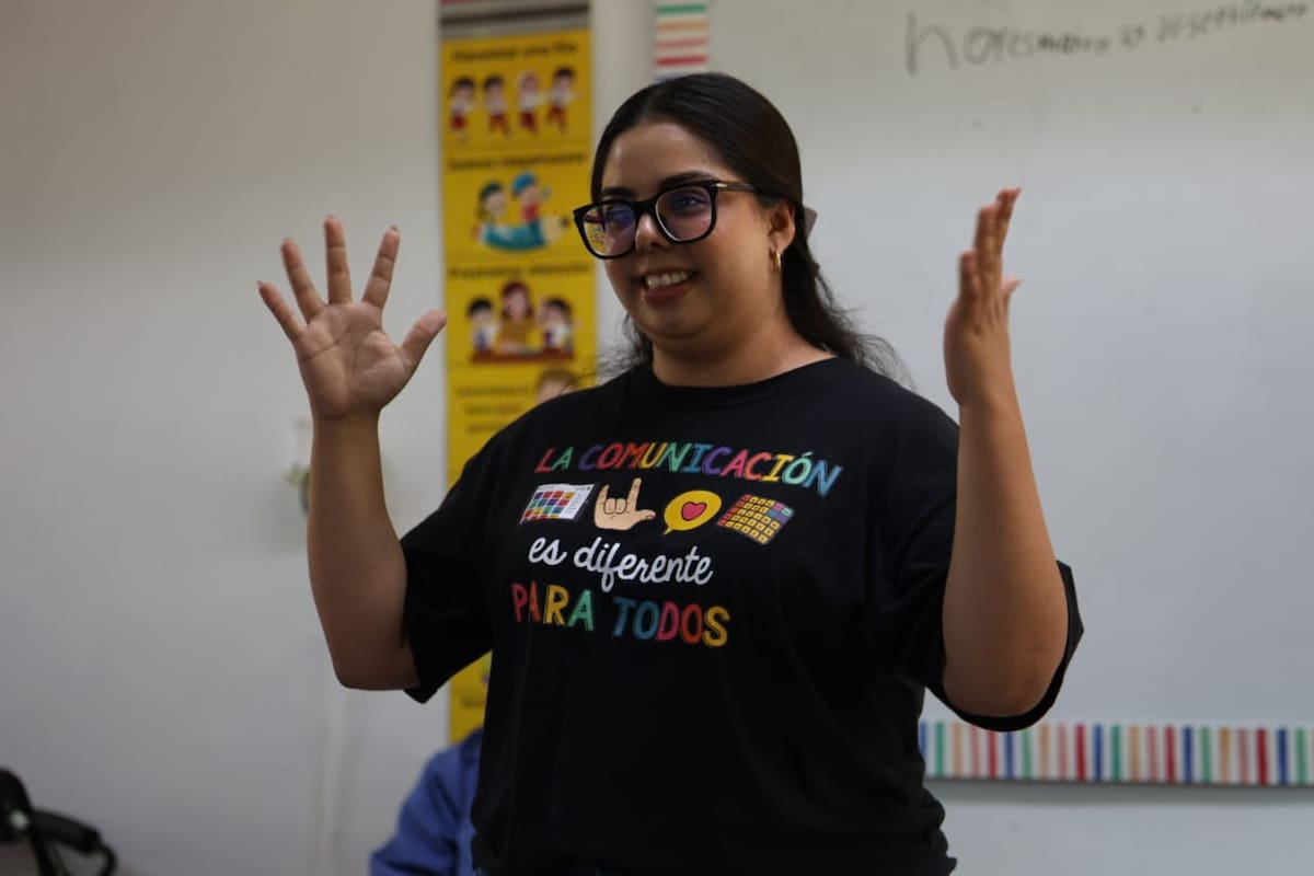 “La Lengua de Señas es puente de inclusión”: maestra de CAM Ana Sullivan