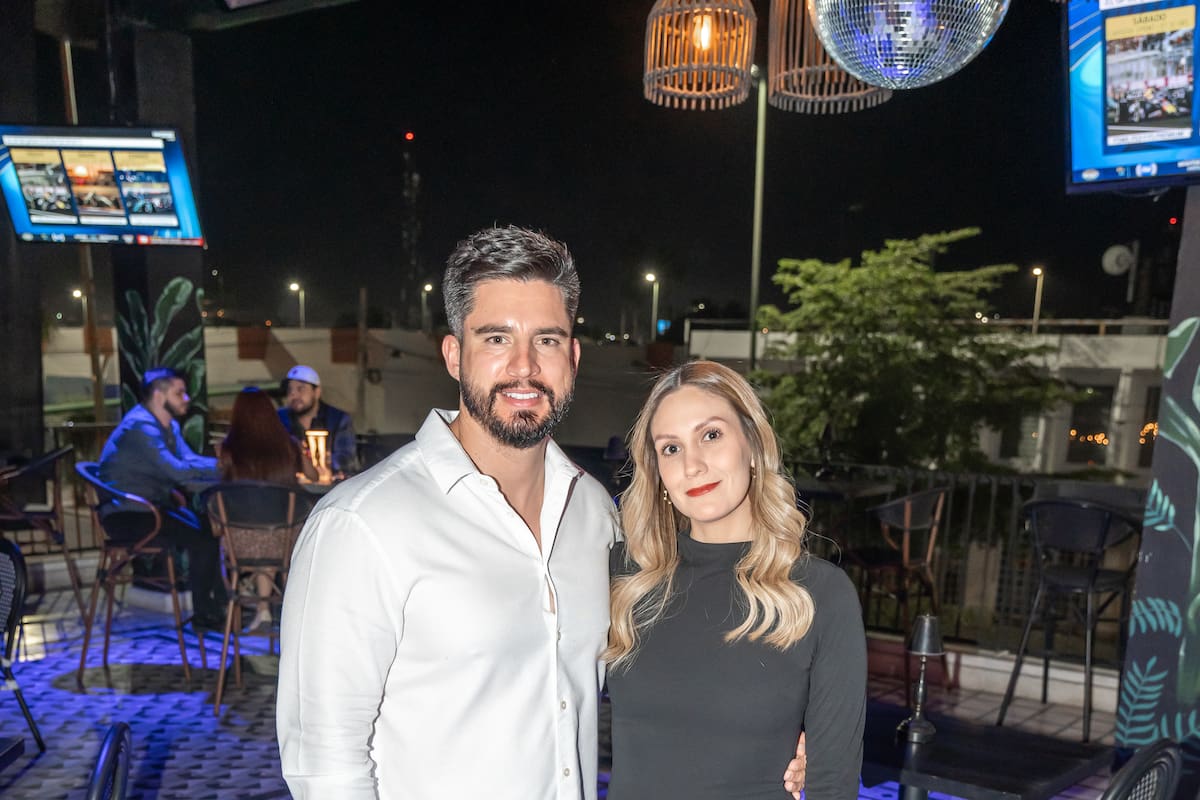 Rafael Vélez Celebra sus 37 Años con Familia y Amigos Cercanos