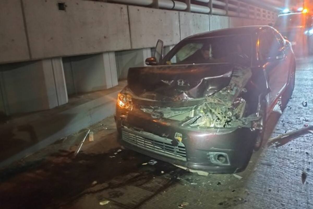 Chocan auto del Ayuntamiento en carretera a San Felipe
