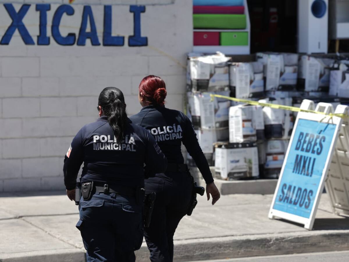 El reporte preliminar indica que dos sujetos arribaron al sitio y uno de ellos increpó a la víctima, con quien comenzó a forcejear y a quien lesionó con una navaja en el cuello. Foto: Javier Gallegos