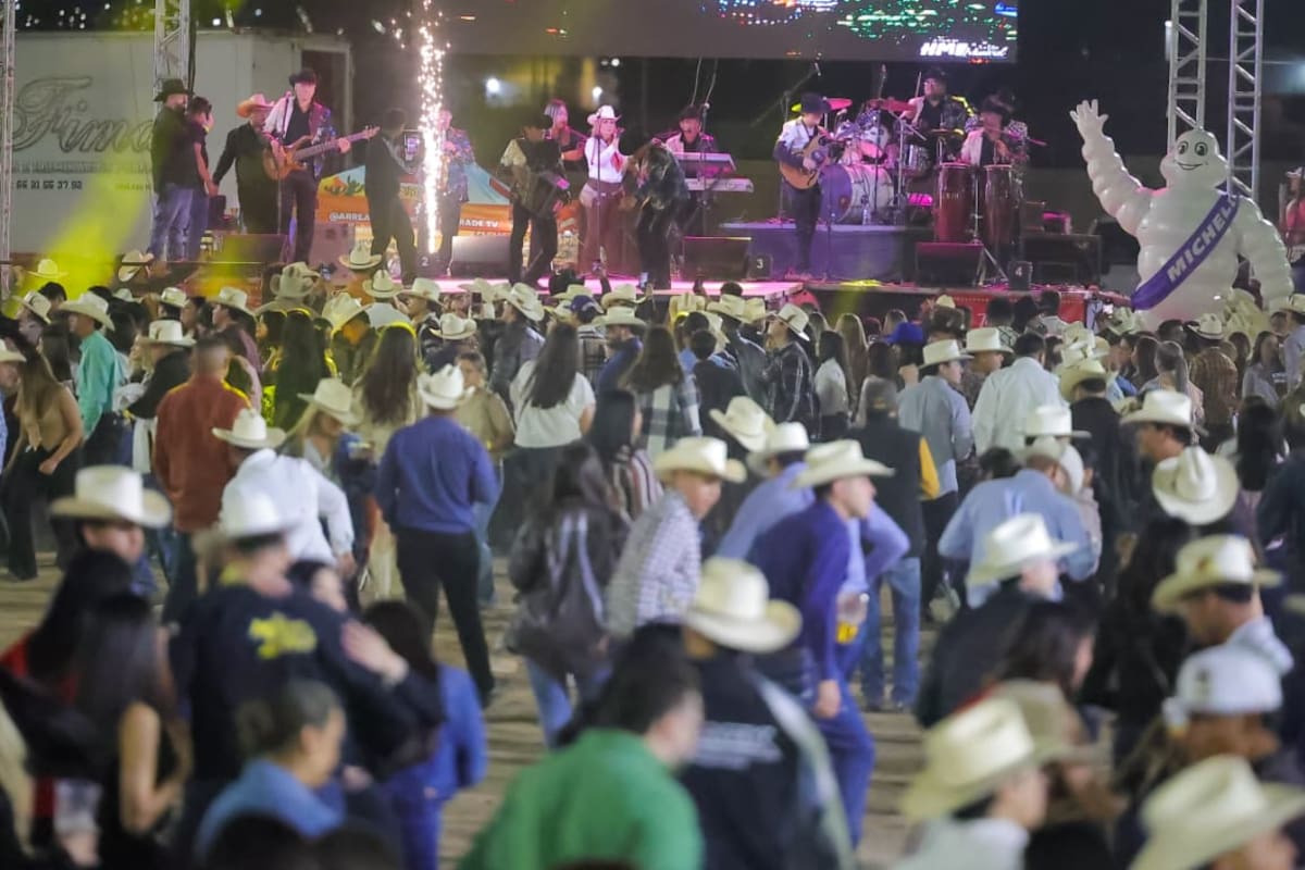La Brazza Norteña celebró 27 años de trayectoria con concierto masivo y fiesta en la ExpoGan Sonora