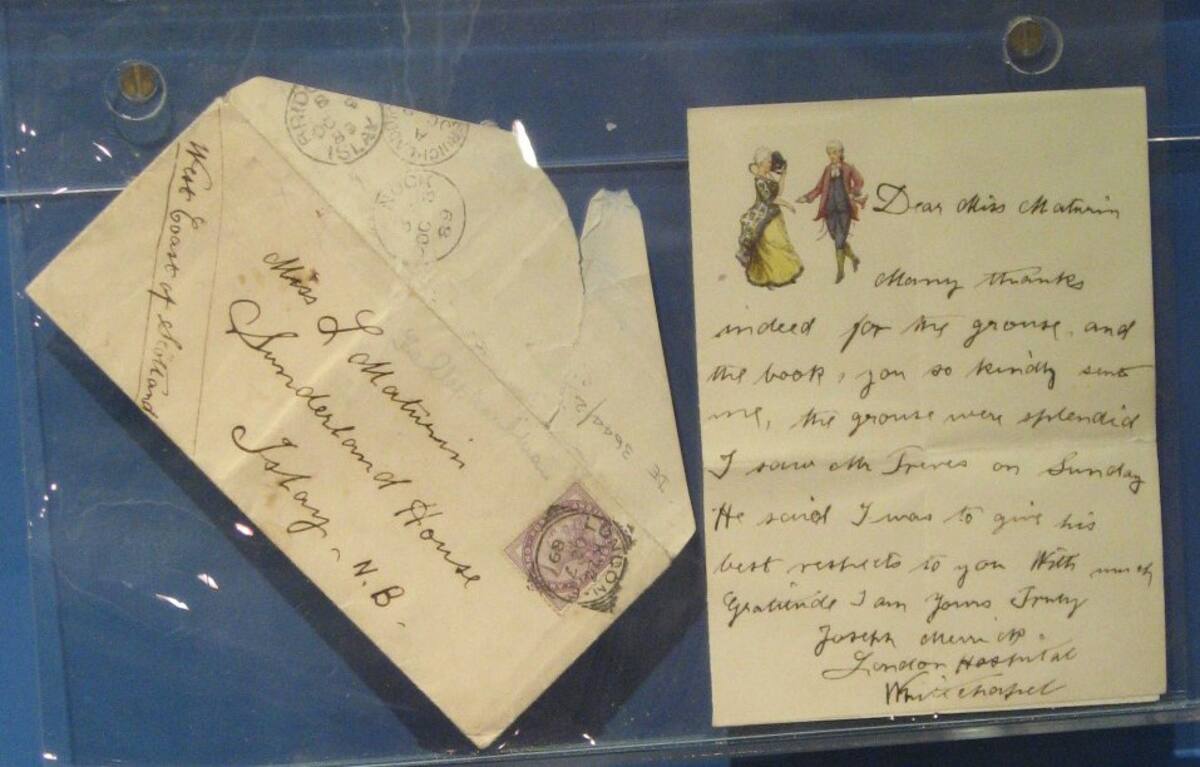Única carta escrita por Merrick conservada, donde agradece a la joven viuda amiga de Treves el gesto que tanto lo emocionó de haberle ido a ver y estrecharle la mano/ Imagen tomada de Wikipedia
