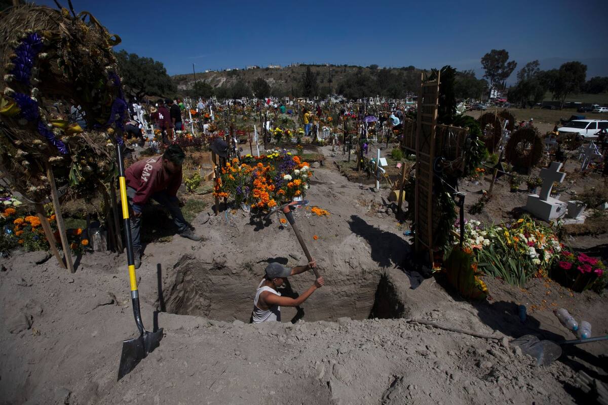 Atenúa coronavirus celebración de Día de Muertos en México