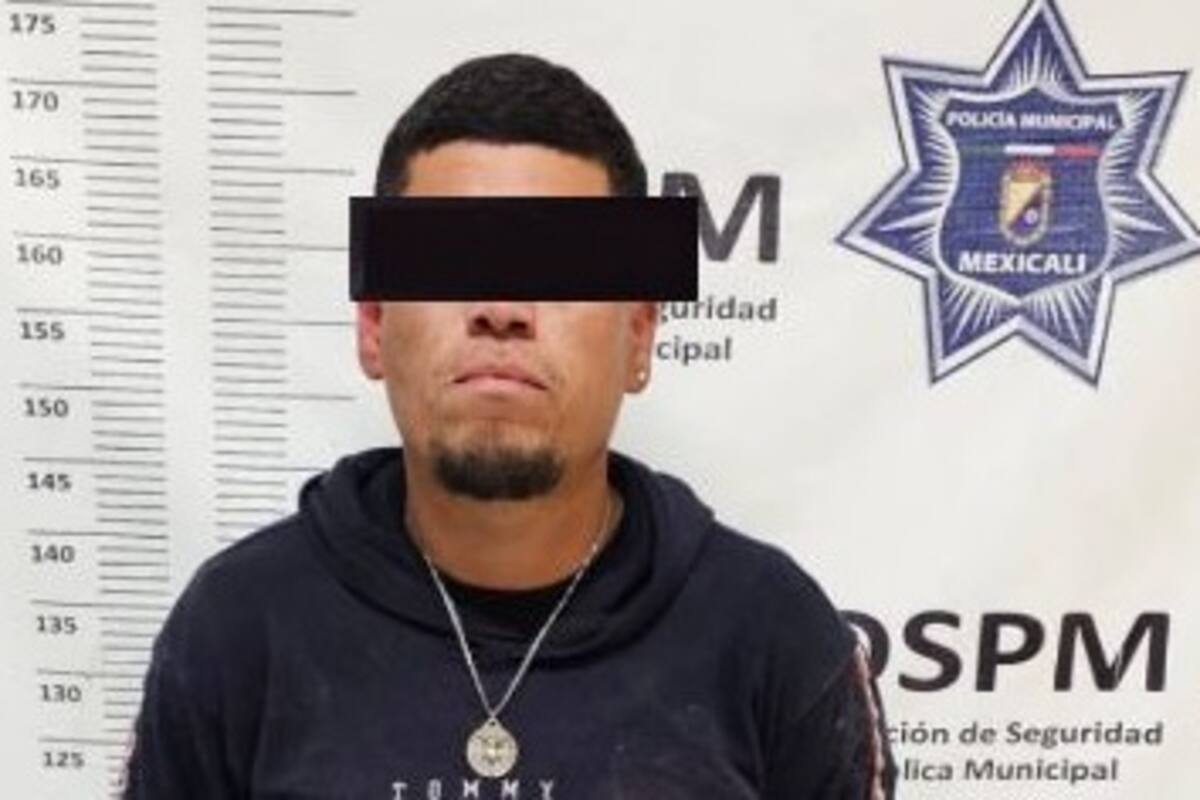Detienen a dos presuntamente involucrados en diversos robos con violencia a comercio