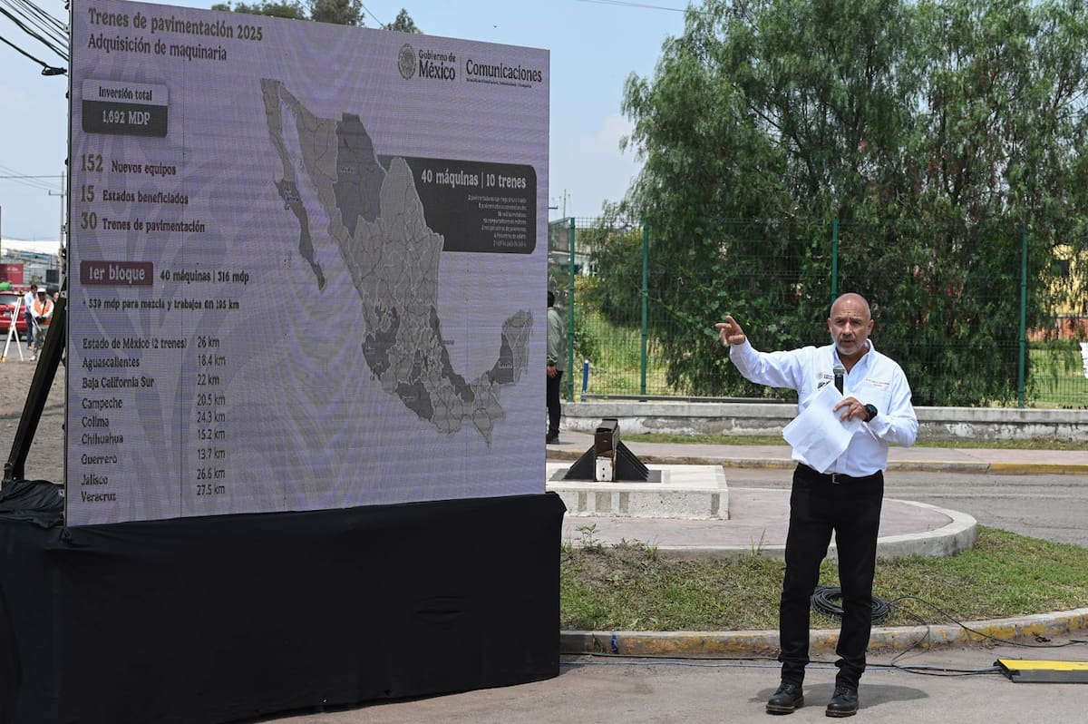 Sheinbaum arranca programa nacional de bacheo con inversión de 17 mil millones de pesos. | Crédito: Presidencia