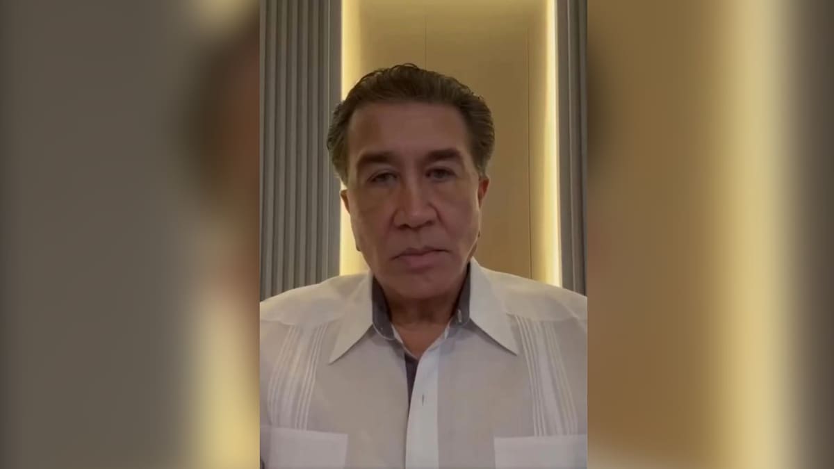 Héctor Yunes renunció al PRI tras 45 años de militancia y acusó a Alejandro Moreno de controlar el partido al asegurar que la dirigencia ha provocado su fractura interna y lo ha reducido a una fuerza política sin proyecto rumbo al futuro