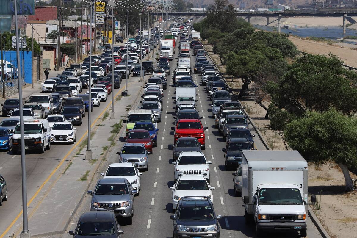 Calculan pérdidas de 3 mmdd por filas para cruzar a Estados Unidos