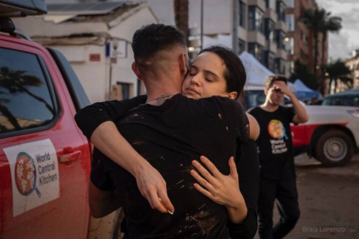 VIDEO: Rosalía se une a la ayuda en Valencia tras las inundaciones