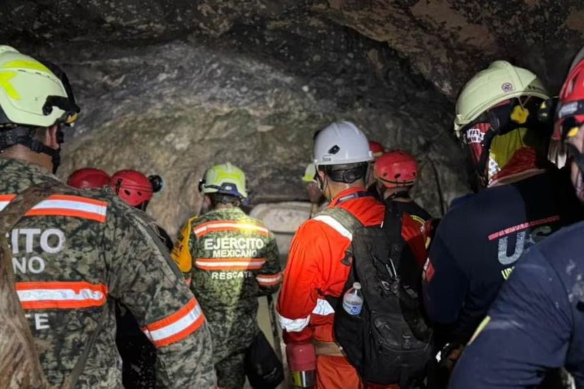 Rescate de minero en Sinaloa sigue detenido por nivel de agua