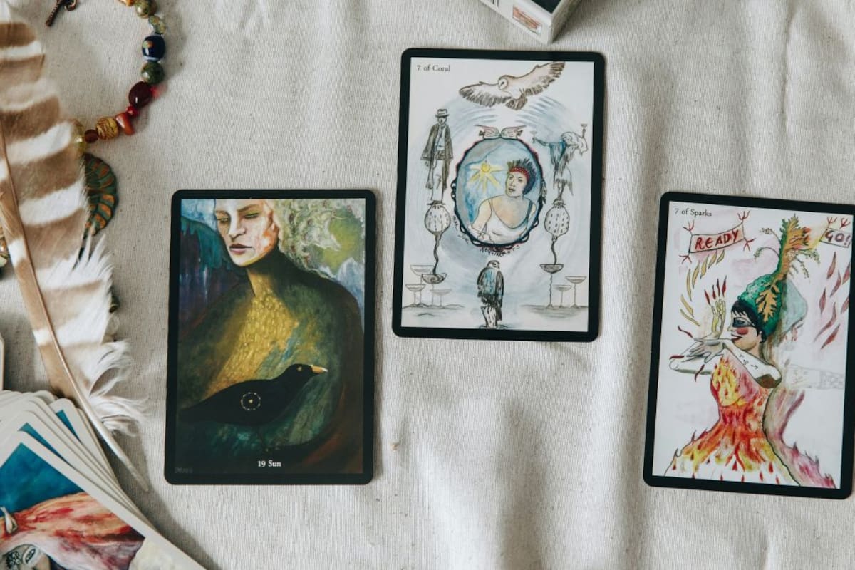 Estos son los signos del zodiaco que deben cuidarse de una traición en febrero, según los movimientos de los astros