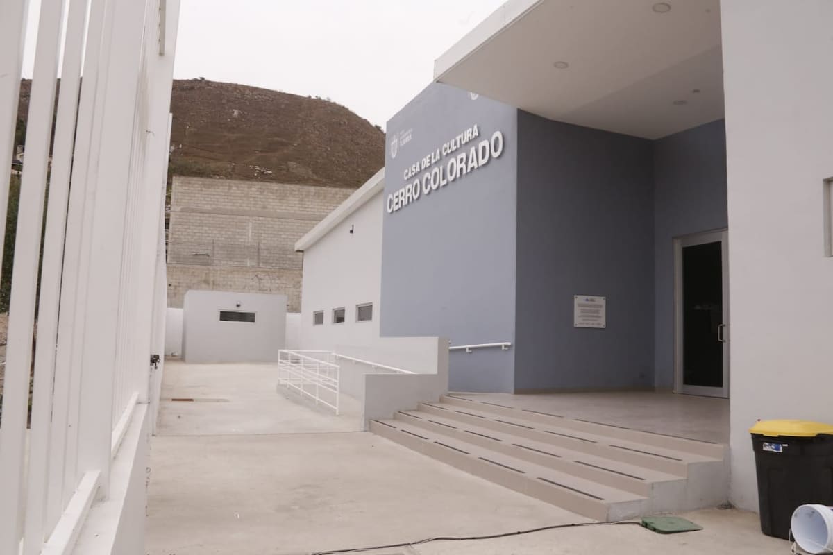 Cierran Casa de la Cultura Cerro Colorado por fallas estructurales