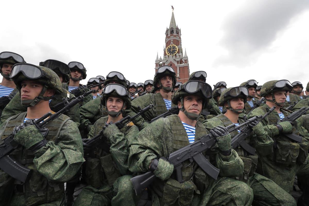 Foto ilustrativa. Paracaidistas Rusos. | EFE