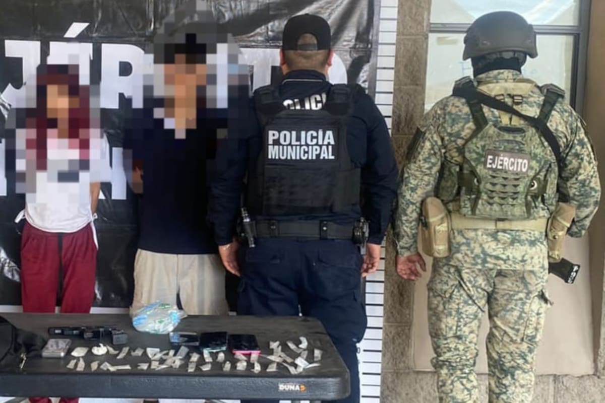 Detienen con arma de fuego y narcóticos a dos jóvenes