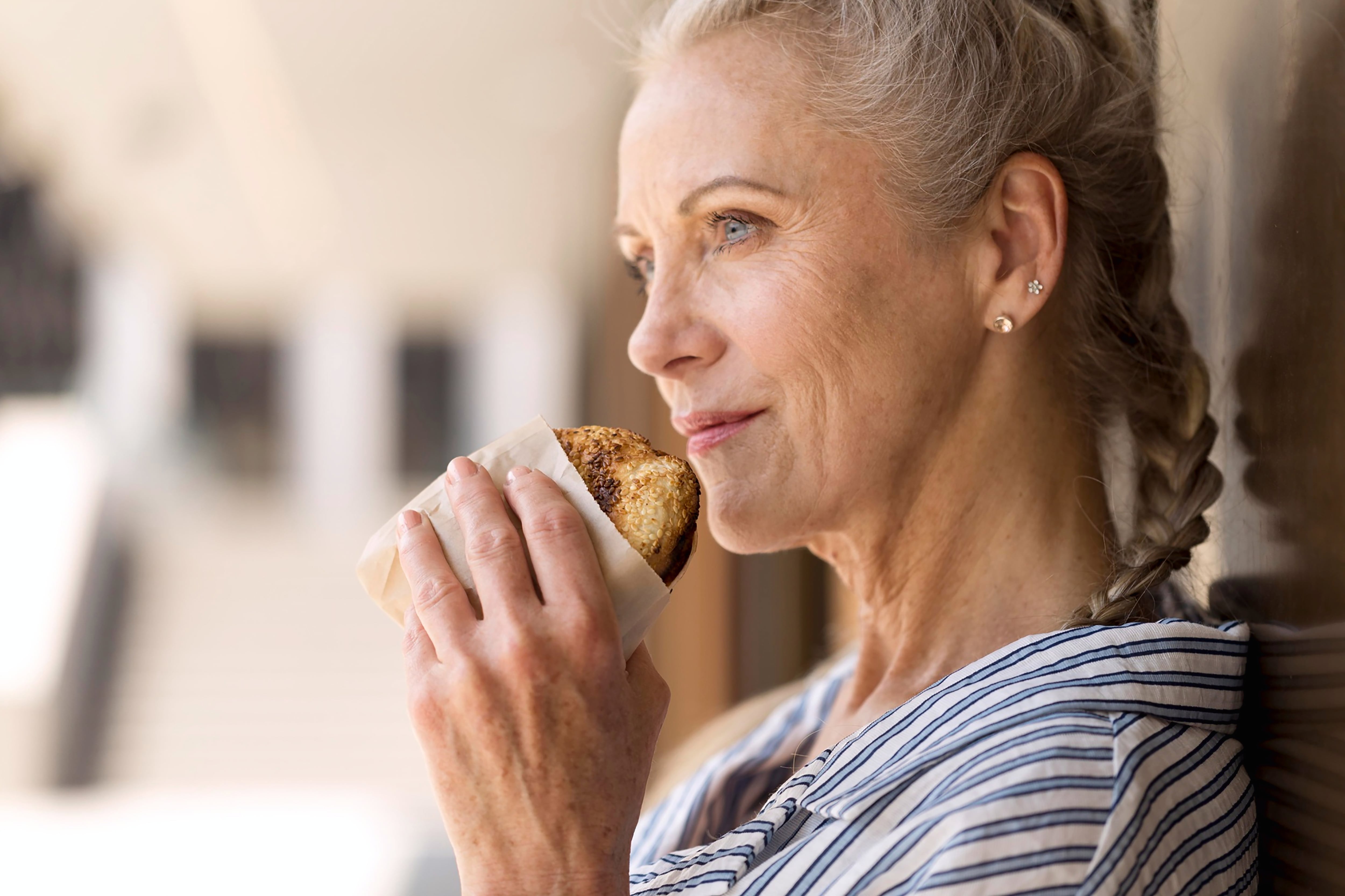 En la etapa de la menopausia también es importante la actividad física para ayudar a regular las emociones y el sistema digestivo.