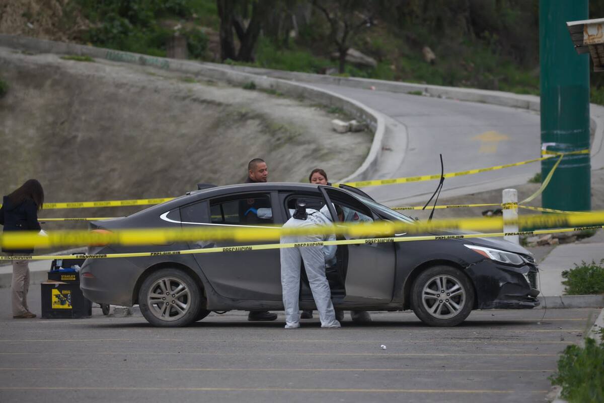 Homicidios Tijuana: Abandonan cuerpo en estacionamiento de Soriana