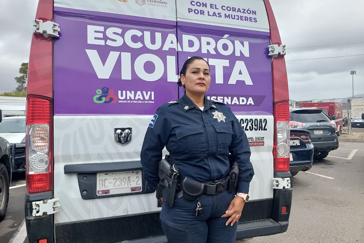Una mujer policía para apoyar a las mujeres