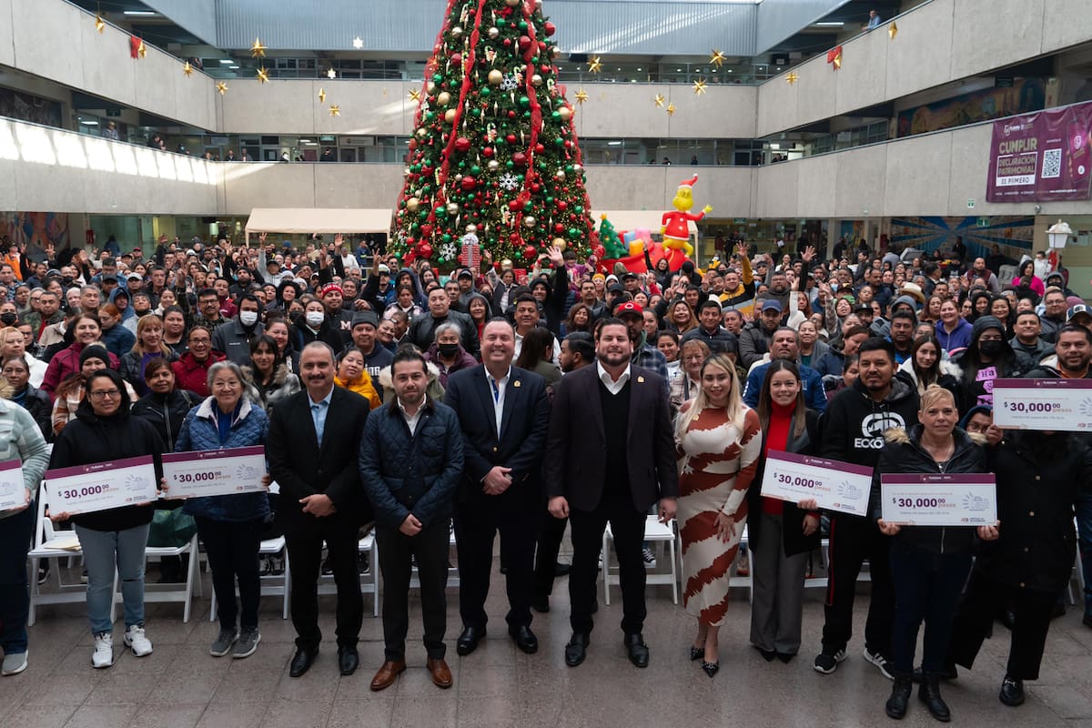 Entrega Alcalde más de 13 mdp a emprendedores