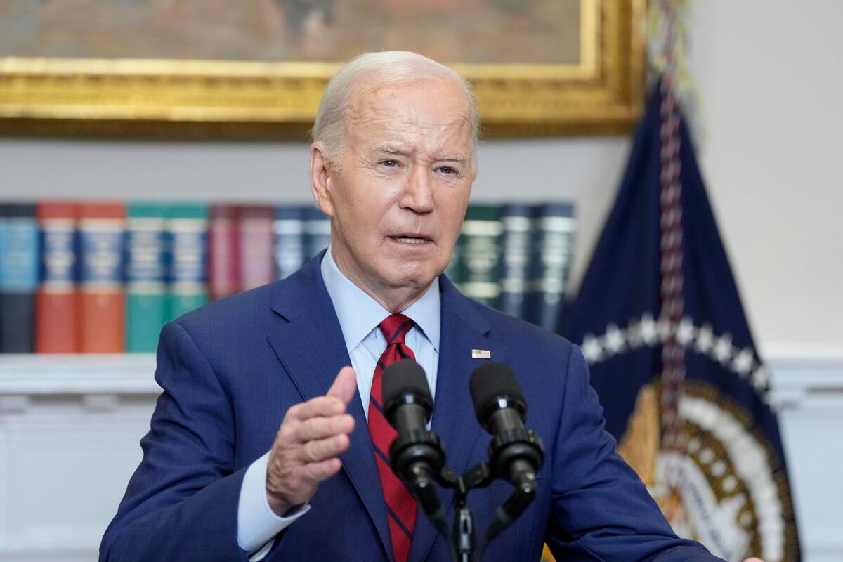 Biden cancela 7 mil 700 mdd en préstamos estudiantiles
