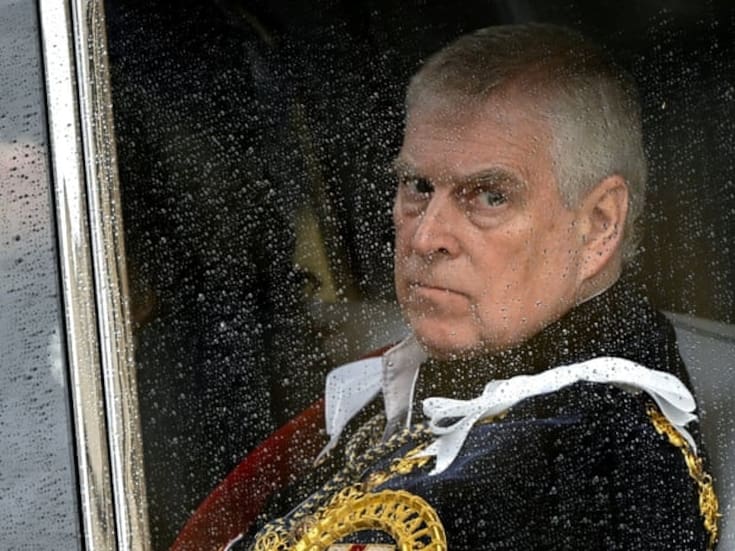 El príncipe Andrés renuncia a sus títulos de duque y honores reales tras múltiples escándalos relacionados con Jeffrey Epstein y espionaje