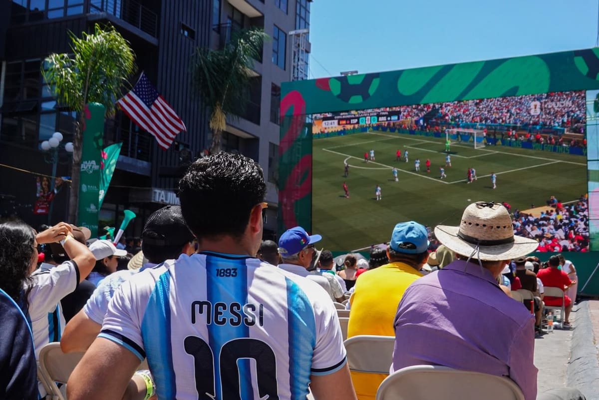 Aunque no fue un lleno total, una importante cantidad de aficionados acudieron a la última edición del Baja Fut Fest 2026. Foto: Border Zoom.