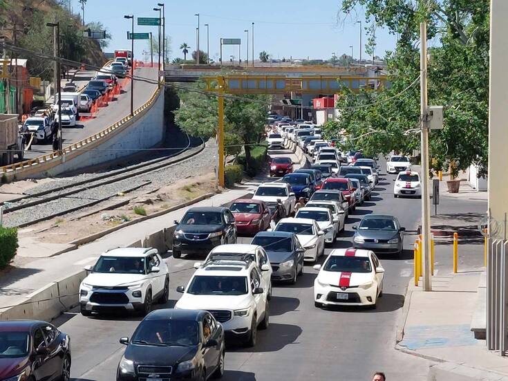 Refuerzan seguridad en filas de cruce hacia EEUU en garitas de Nogales ante aumento de viajantes por fin de año