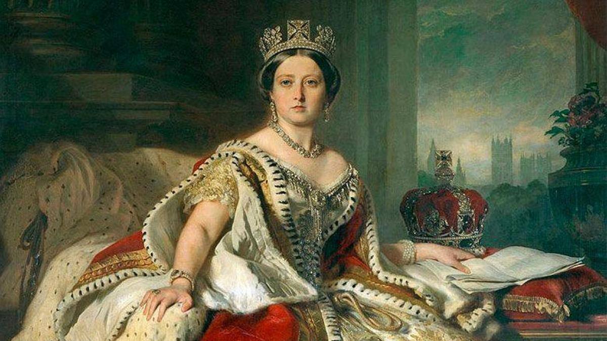 fue la primera monarca británica en residir en el Palacio de Buckingham. Aunque la construcción del palacio comenzó durante el reinado de Jorge IV, Victoria fue la primera en habitarlo, trasladándose allí en 1837, el mismo año en que ascendió al trono. Desde entonces, el Palacio de Buckingham se ha convertido en la residencia oficial de los monarcas británicos.