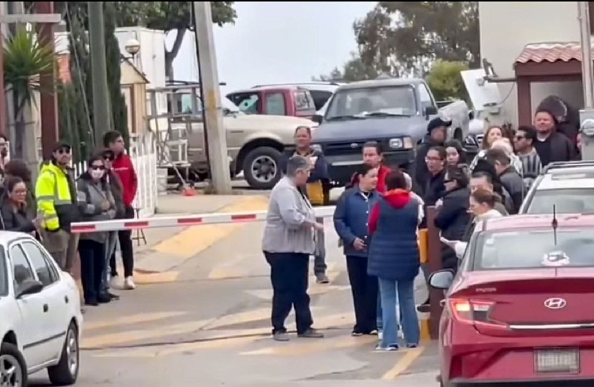 Los residentes inconformes se manifestaron este jueves.