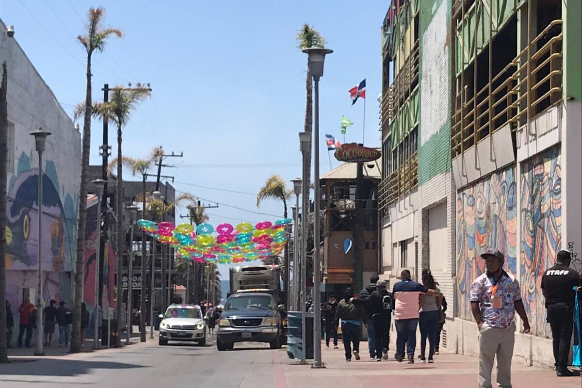 Ayuntamiento de Rosarito considera restricciones a mercados sobrerruedas