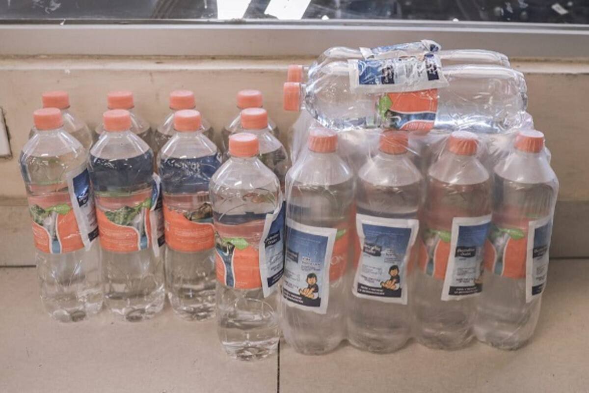 Habilitan puntos de hidratación en tiendas de autoservicio