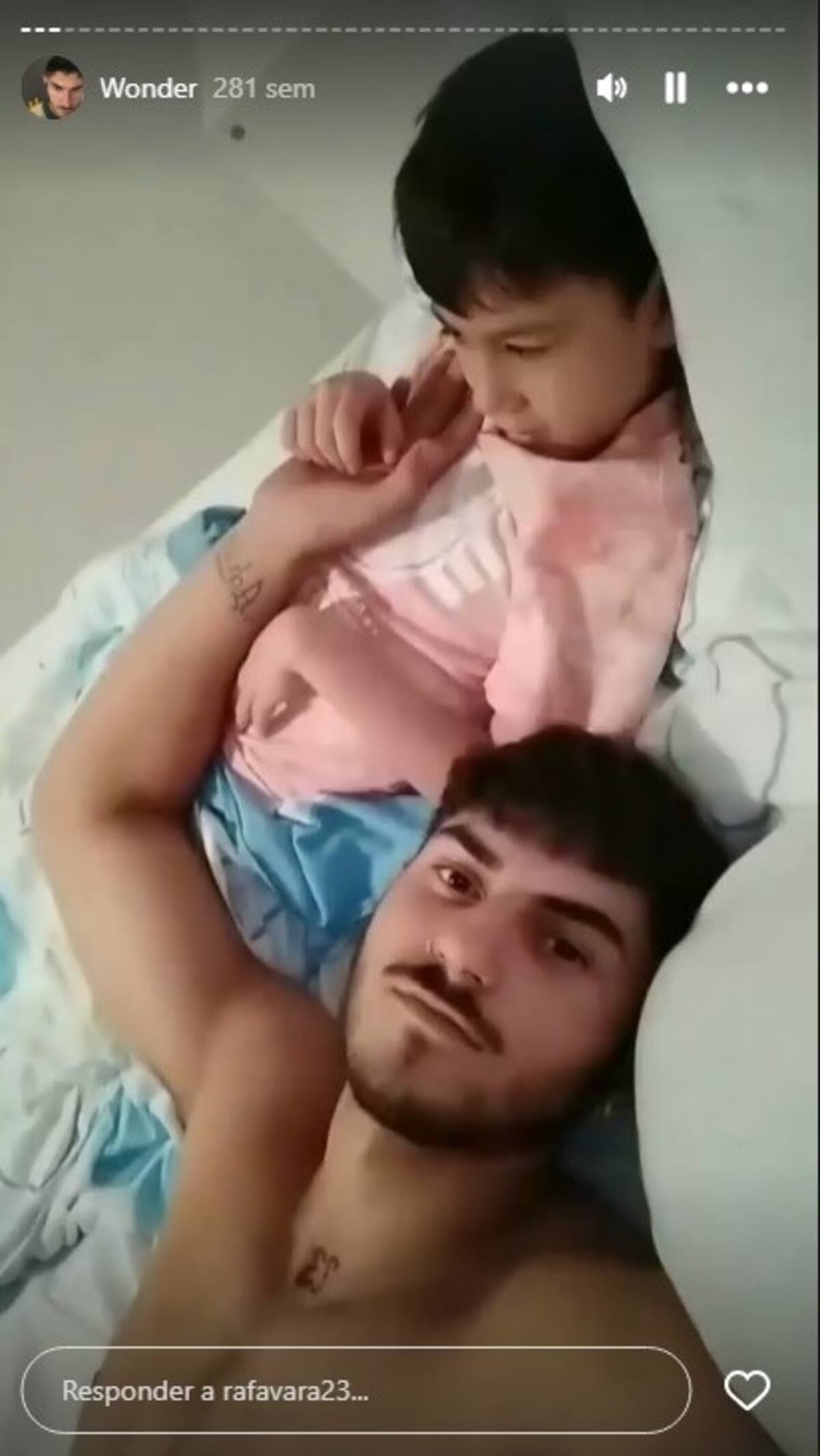 En diversas fotos, se puede observar que Rafa Vara jamás dejó solo a su hermanito en todo un proceso que pudo haber sido bastante difícil para los dos.