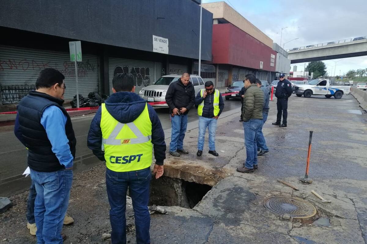 Se forma socavón sobre la avenida Internacional
