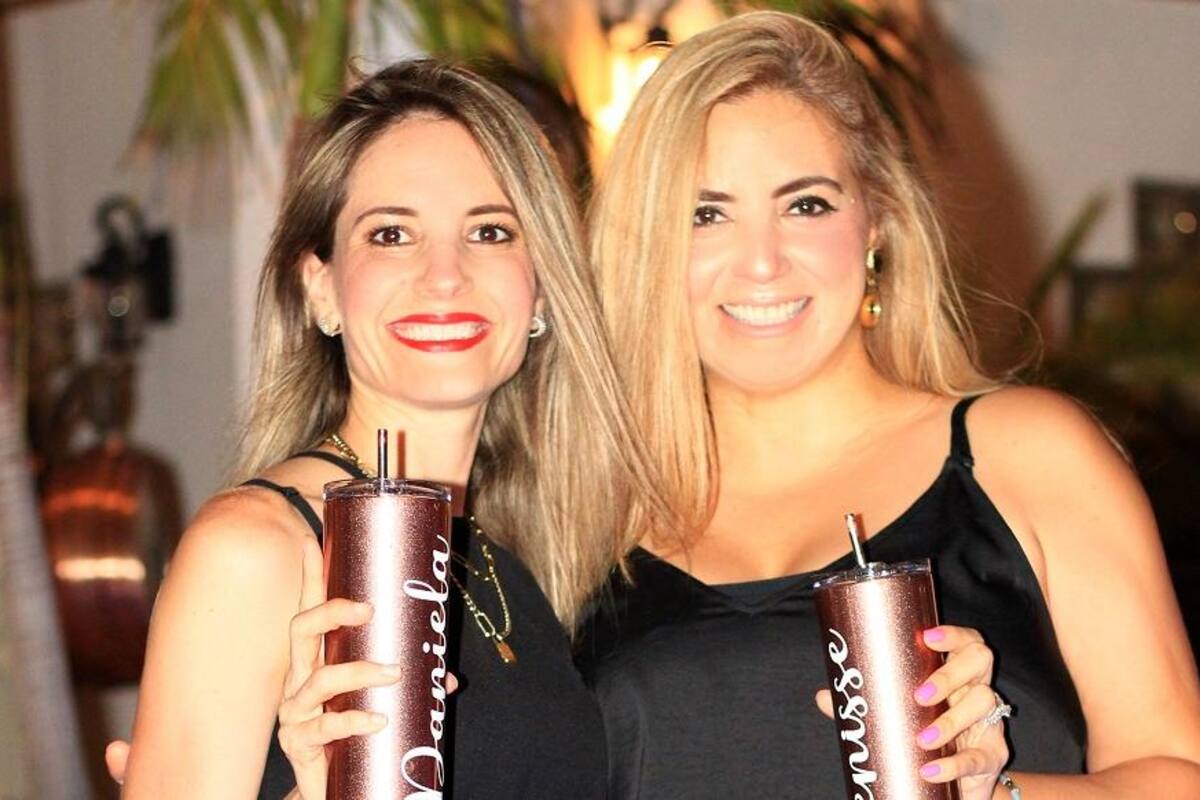 Celebran sus 40 años de edad con divertida fiesta de amigas