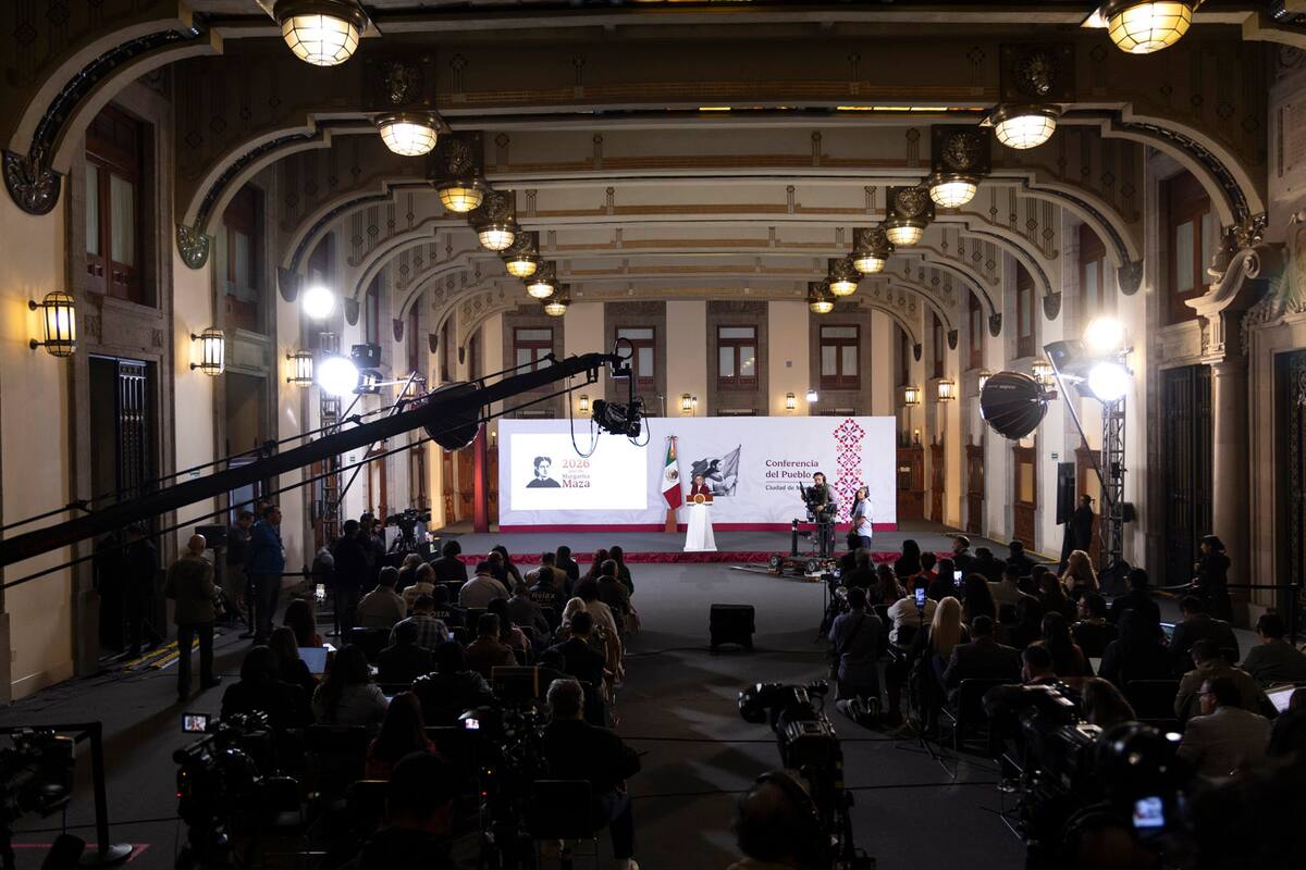 Cuauhtémoc, Ciudad de México. 4 de agosto 2026. La presidenta constitucional de los Estados Unidos Mexicanos, la Doctora Claudia Sheinbaum Pardo en conferencia de prensa matutina en el salón de la Tesorería de Palacio Nacional.