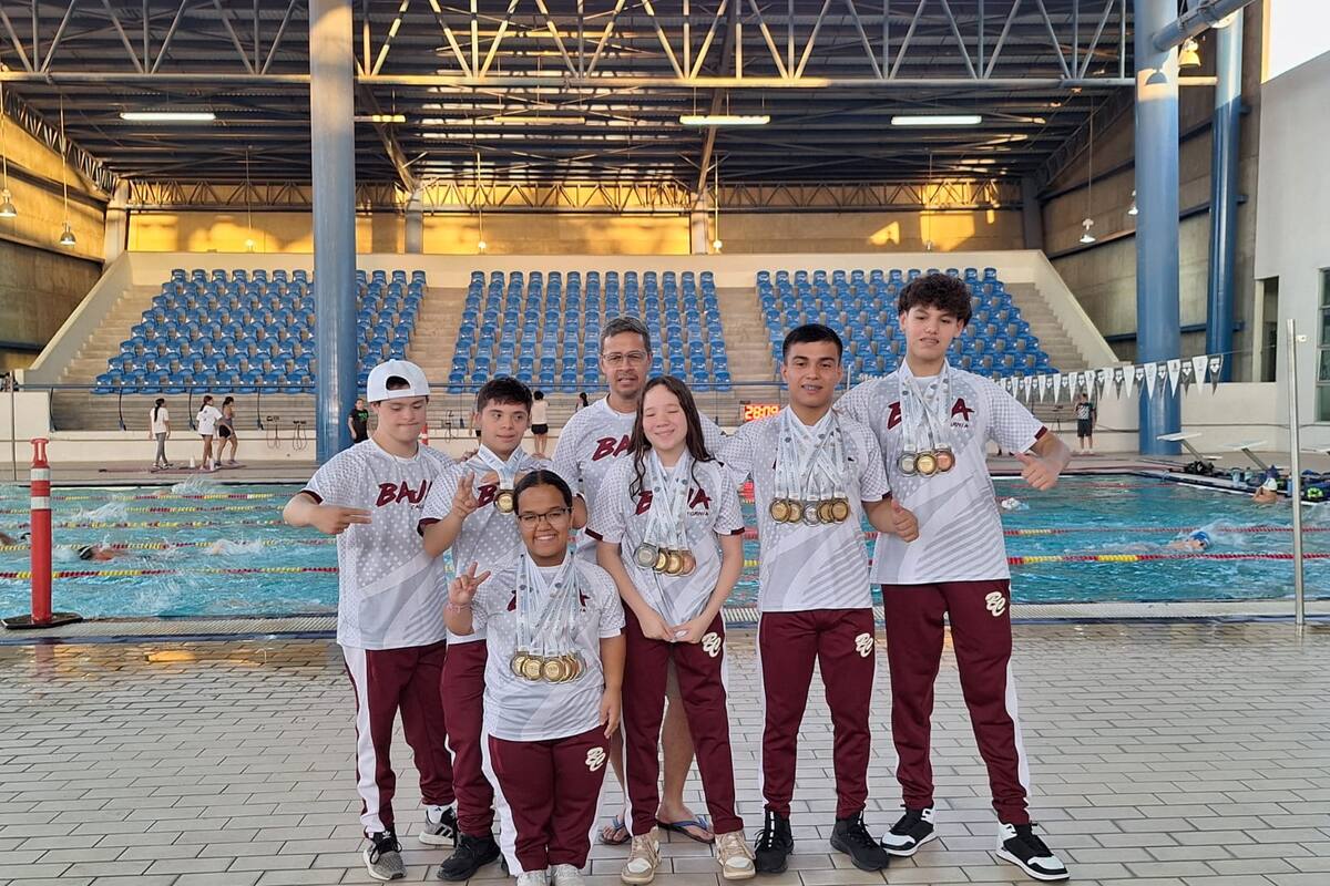 Cachanillas dejan huella dentro de la alberca