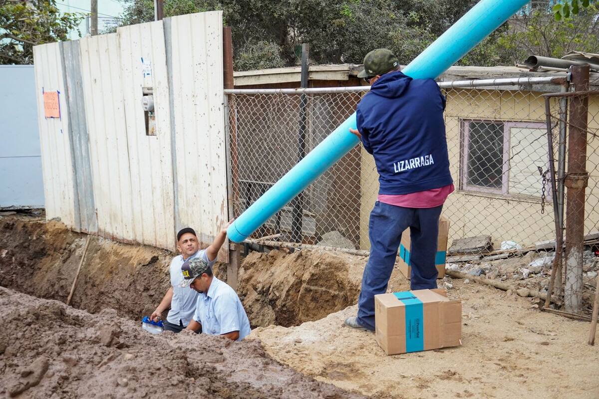 Cespe atiende fuga de agua potable en Loma Linda