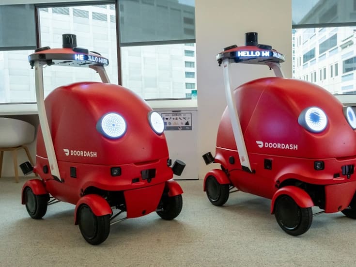 DoorDash presenta a “Dot”, su primer robot repartidor autónomo