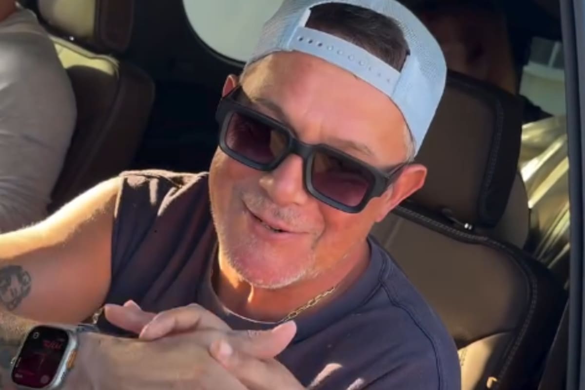 Alejandro Sanz llega a Hermosillo y emociona a fans antes de su presentación en La Cura Fest de Carín León