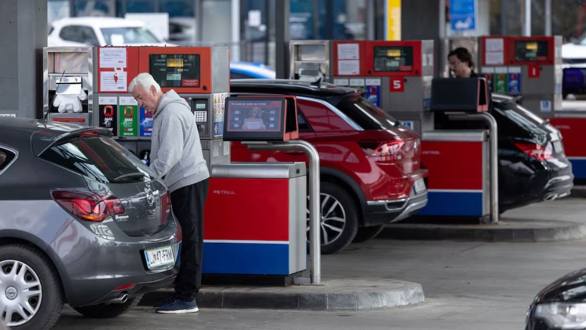 Eslovenia limita la compra de combustible a 50 litros diarios para particulares y 200 para empresas ante escasez temporal en gasolineras y despliega Ejército para garantizar distribución