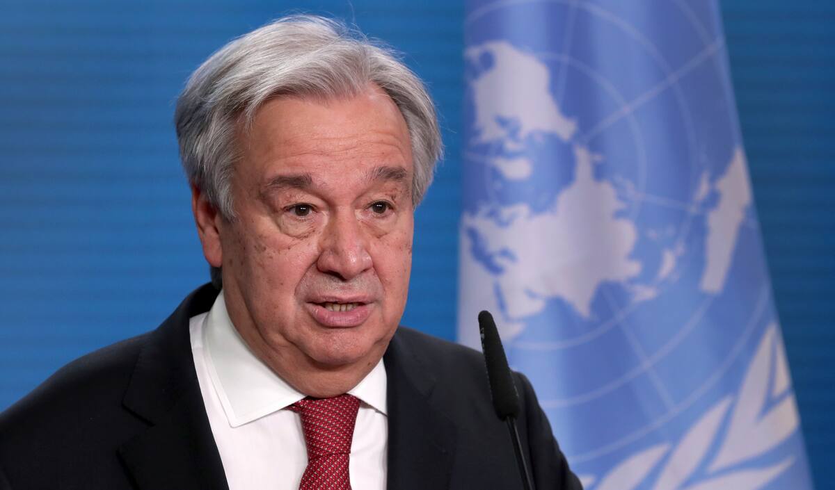 En esta imagen de archivo, tomada el 17 de diciembre de 2020, el secretario general de la ONU, Antonio Guterres, habla con reporteros en una conferencia de prensa en Berlín, Alemania. El Consejo de Seguridad de la ONU le dio a le dio el 8 de junio su respaldo unánime a Guterres para un segundo término, garantizando con ello su reelección por la Asamblea General, muy probablemente el 18 de junio. (AP Foto/Michael Sohn, pool)