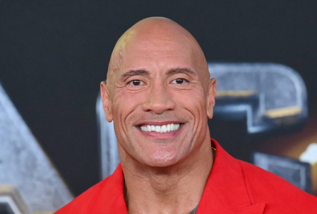 Dwayne Johnson posee una fortuna estimada en más de 800 millones de dólares.