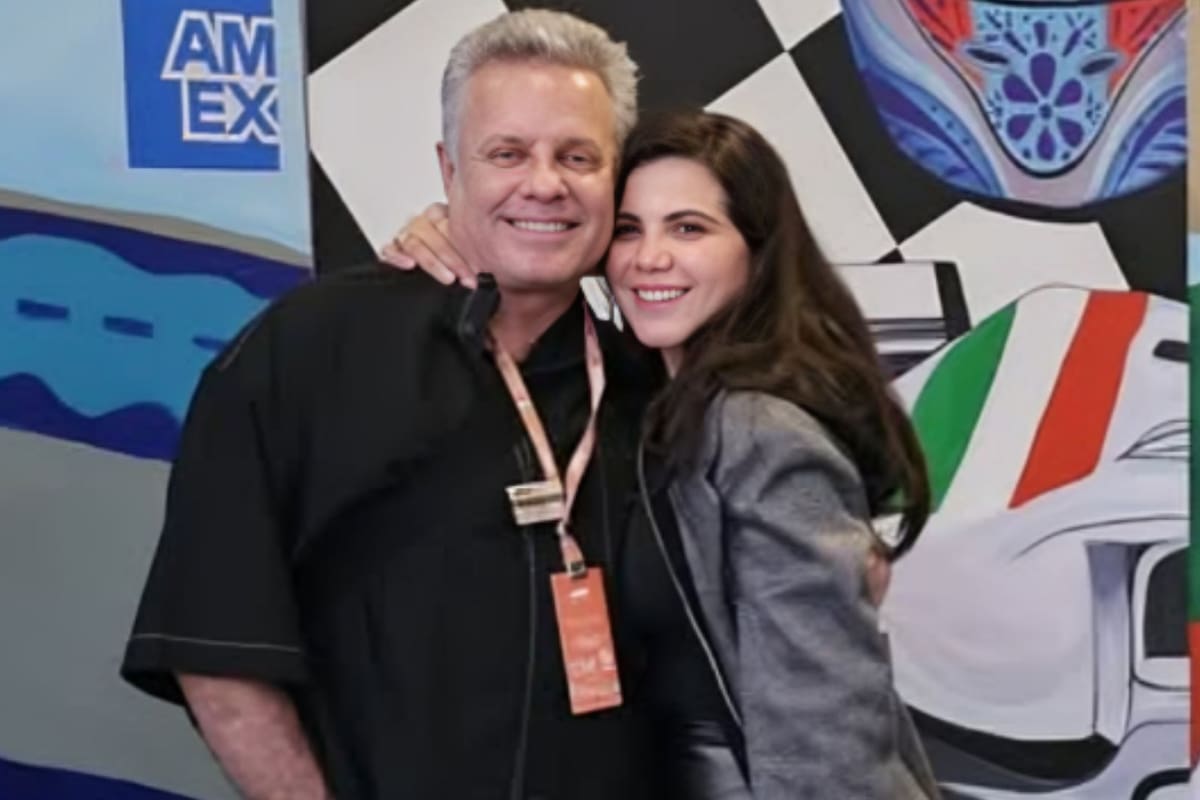 Alexis Ayala responde a quienes juzgan a su esposa por comprar en el tianguis