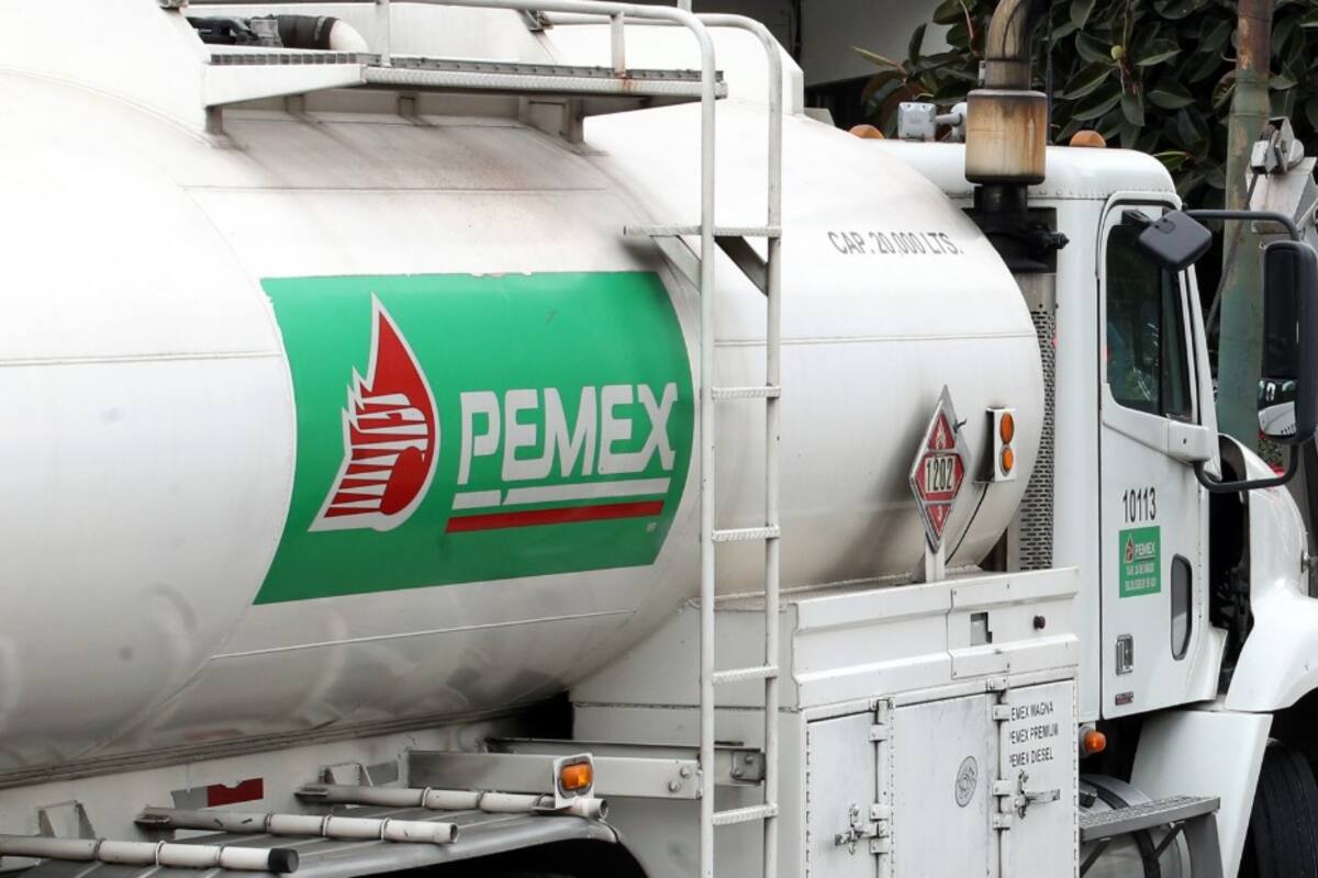 Pemex recorta a mil 952 empleados
