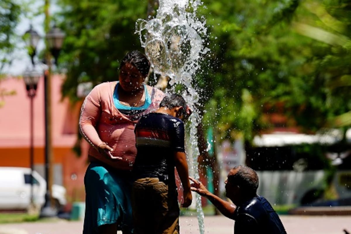 Clima en México: 15 estados a más de 40 grados; lluvias y hasta granizo para el resto