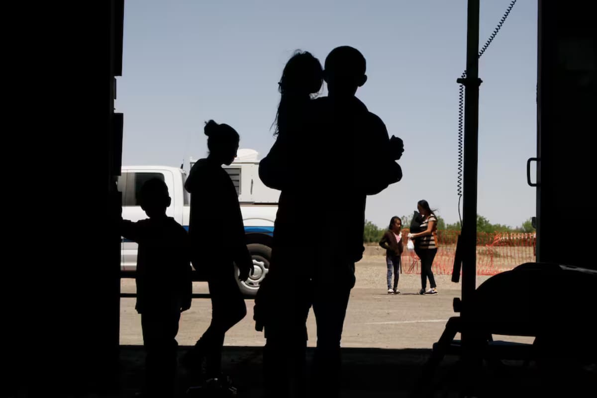Despidos masivos en albergues para menores migrantes en Arizona y Texas