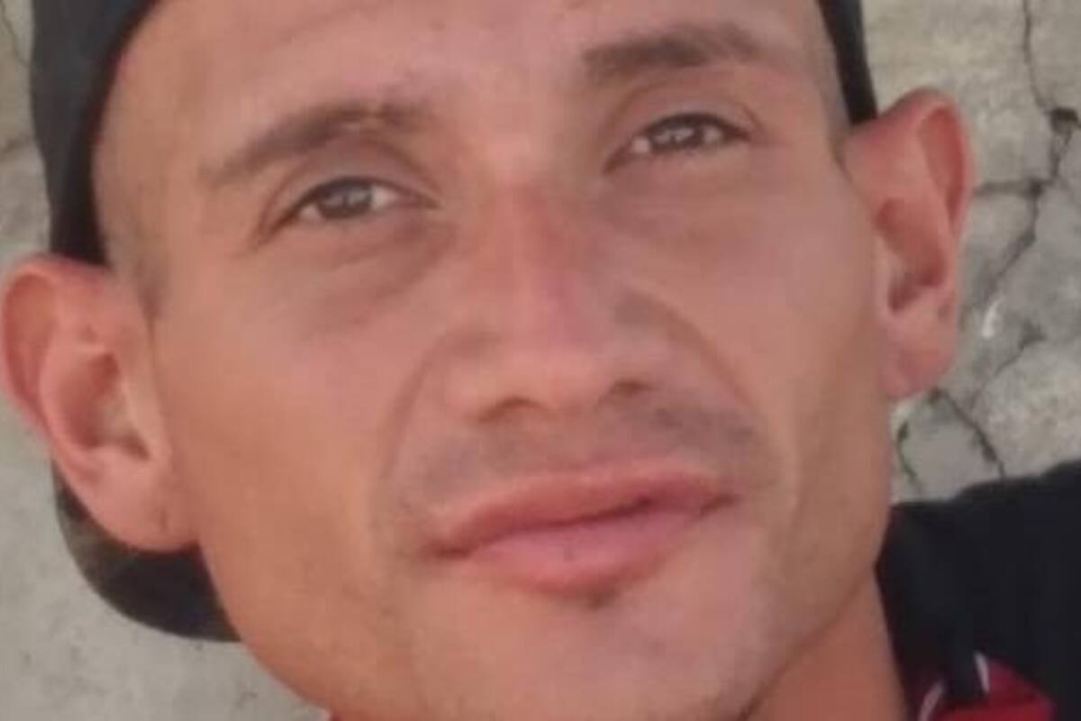 Familiares buscan a Alberto Ávila Alfaro